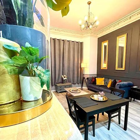 Adeamstays Provides Beautiful Centrally Located 1 And 2 Bed Apartments On Liverpools Boulevard Экстерьер фото