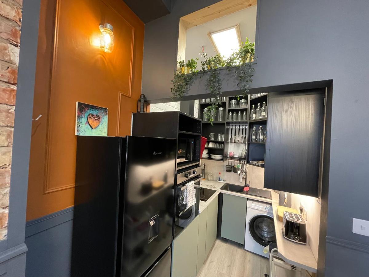 Adeamstays Provides Beautiful Centrally Located 1 And 2 Bed Apartments On Liverpools Boulevard Экстерьер фото