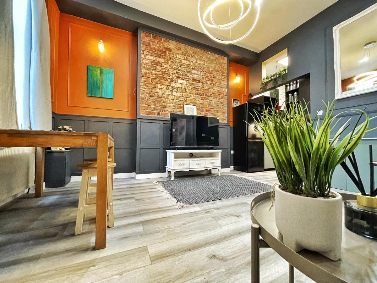 Adeamstays Provides Beautiful Centrally Located 1 And 2 Bed Apartments On Liverpools Boulevard Экстерьер фото