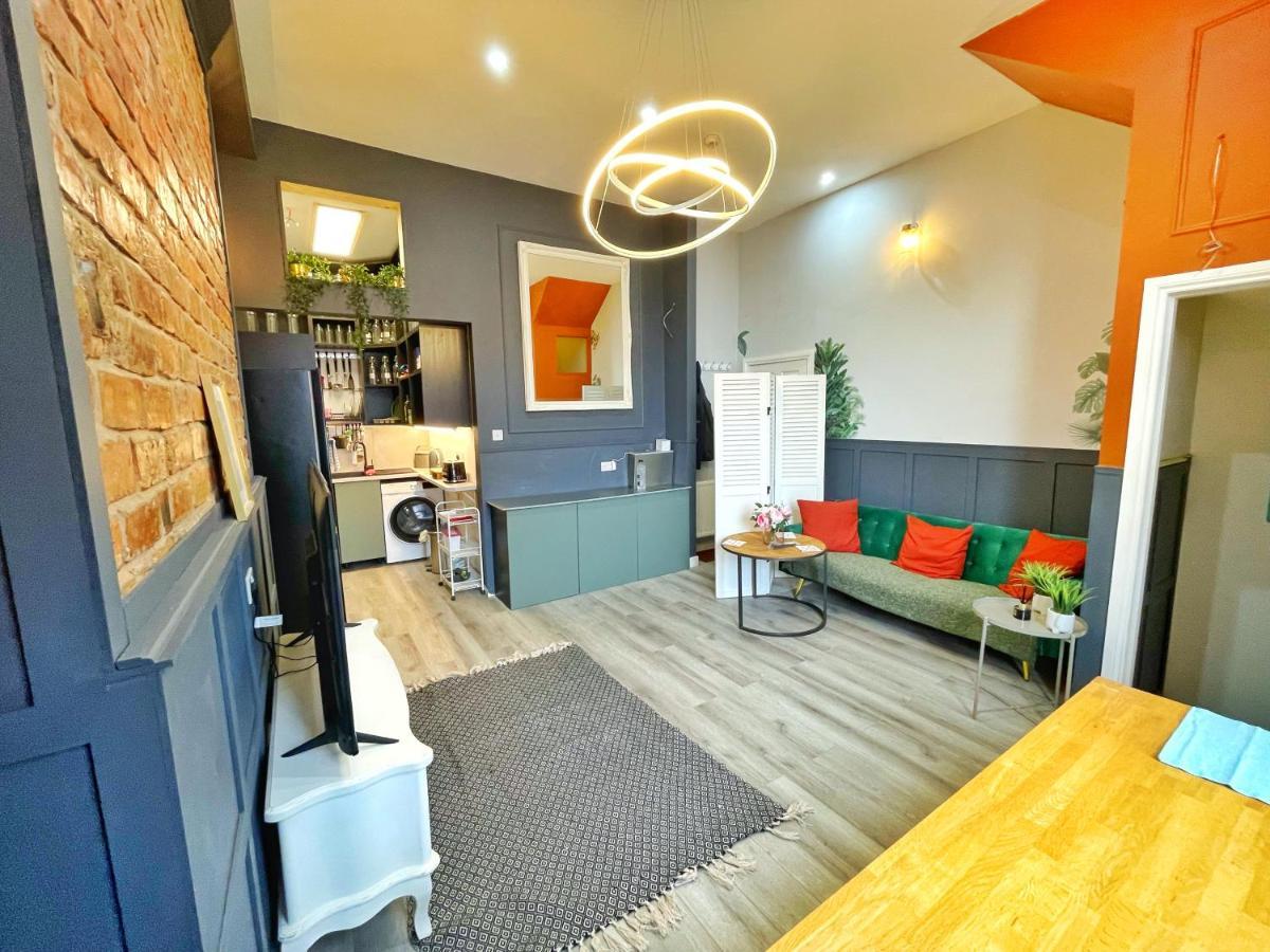 Adeamstays Provides Beautiful Centrally Located 1 And 2 Bed Apartments On Liverpools Boulevard Экстерьер фото