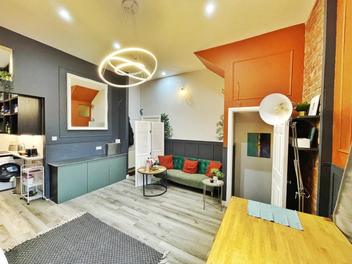 Adeamstays Provides Beautiful Centrally Located 1 And 2 Bed Apartments On Liverpools Boulevard Экстерьер фото
