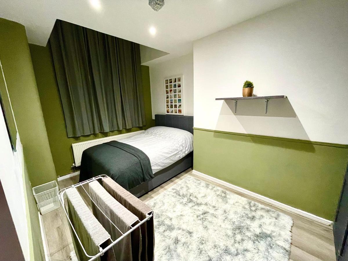 Adeamstays Provides Beautiful Centrally Located 1 And 2 Bed Apartments On Liverpools Boulevard Экстерьер фото
