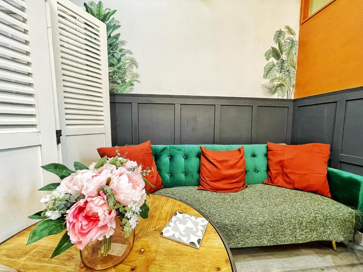 Adeamstays Provides Beautiful Centrally Located 1 And 2 Bed Apartments On Liverpools Boulevard Экстерьер фото