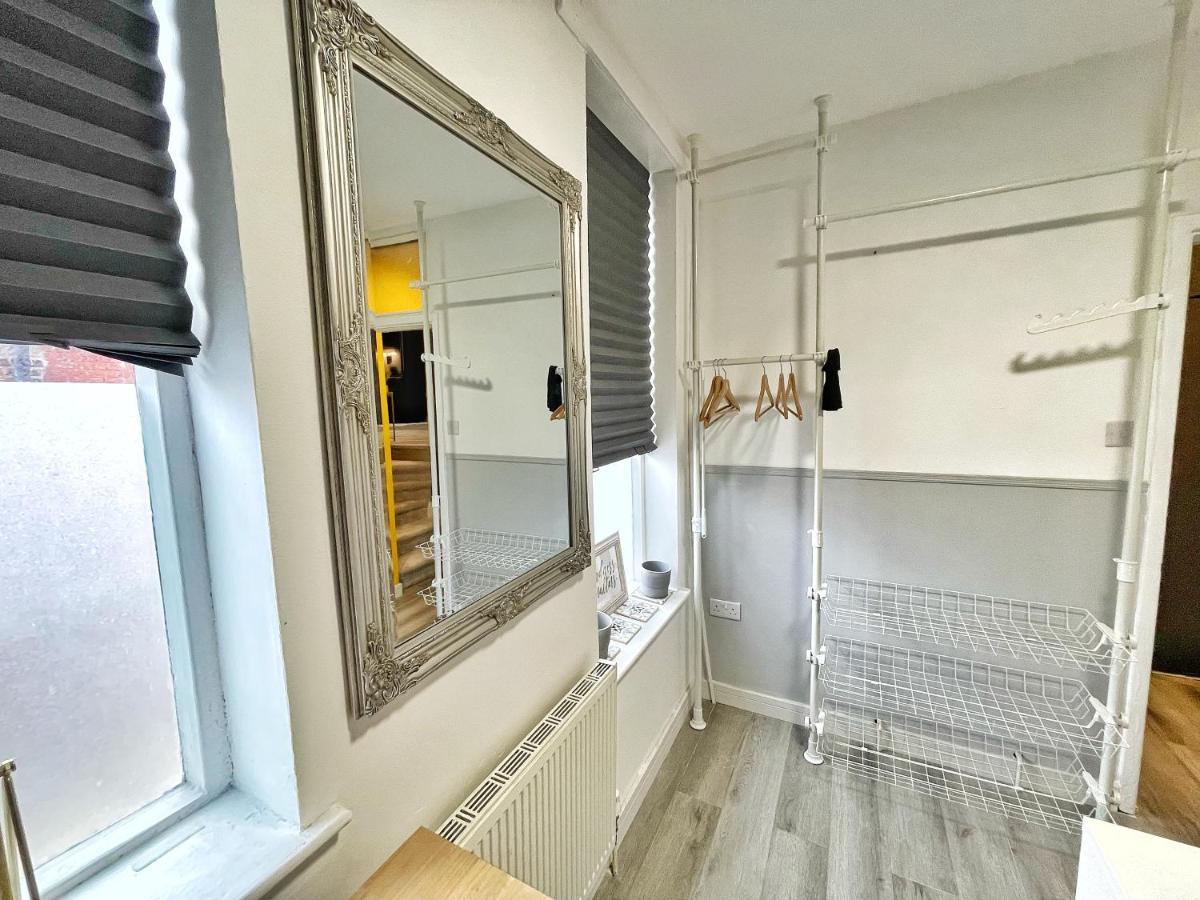Adeamstays Provides Beautiful Centrally Located 1 And 2 Bed Apartments On Liverpools Boulevard Экстерьер фото