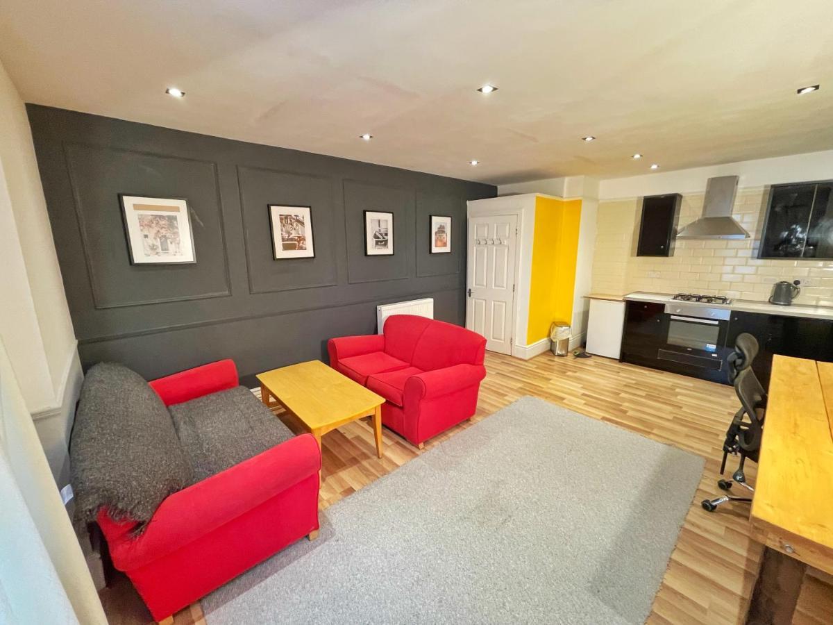 Adeamstays Provides Beautiful Centrally Located 1 And 2 Bed Apartments On Liverpools Boulevard Экстерьер фото