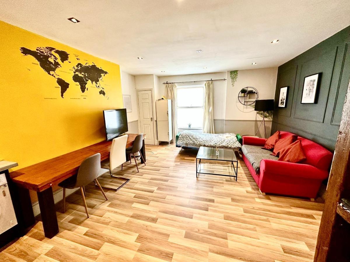 Adeamstays Provides Beautiful Centrally Located 1 And 2 Bed Apartments On Liverpools Boulevard Экстерьер фото