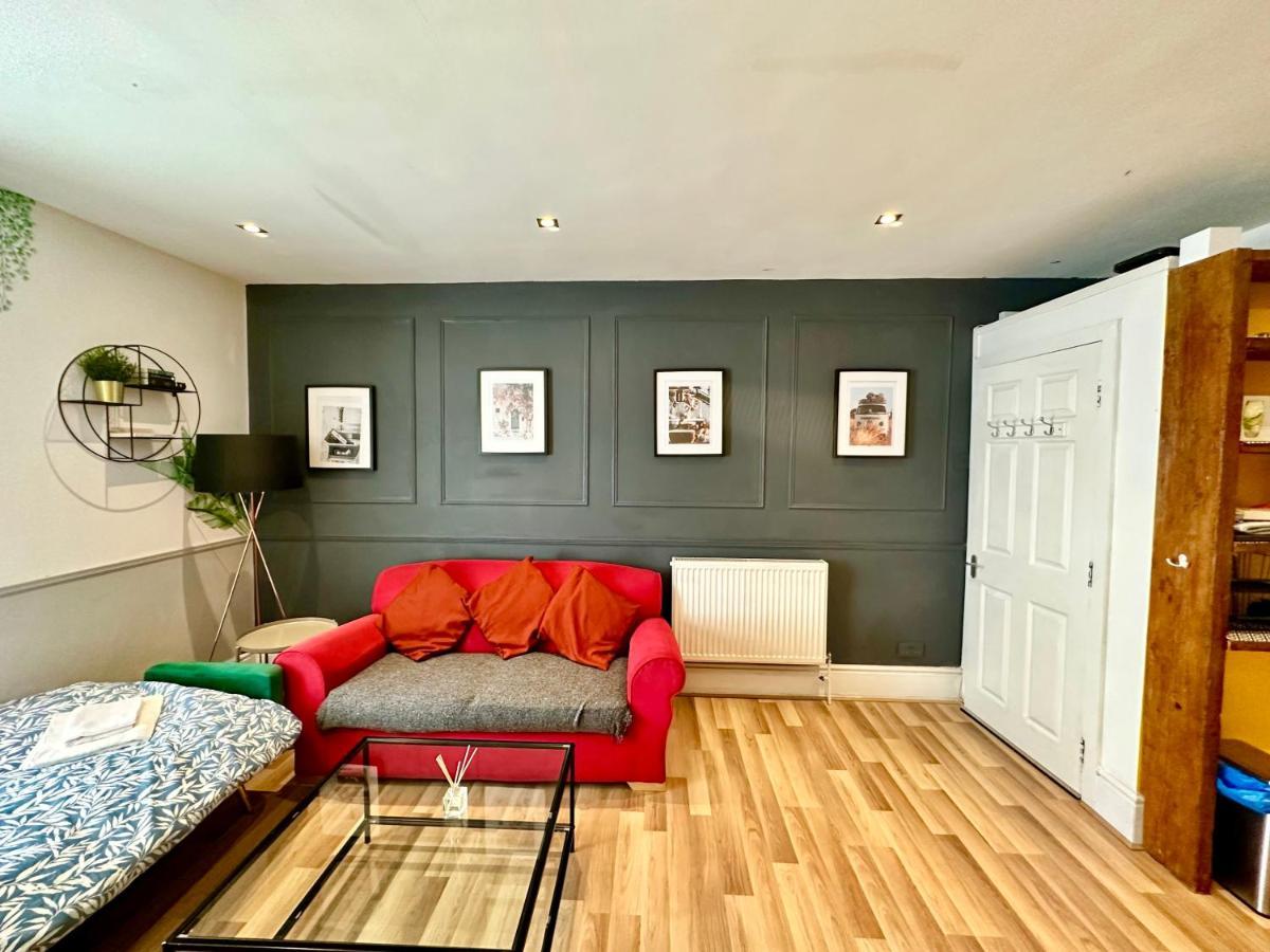 Adeamstays Provides Beautiful Centrally Located 1 And 2 Bed Apartments On Liverpools Boulevard Экстерьер фото
